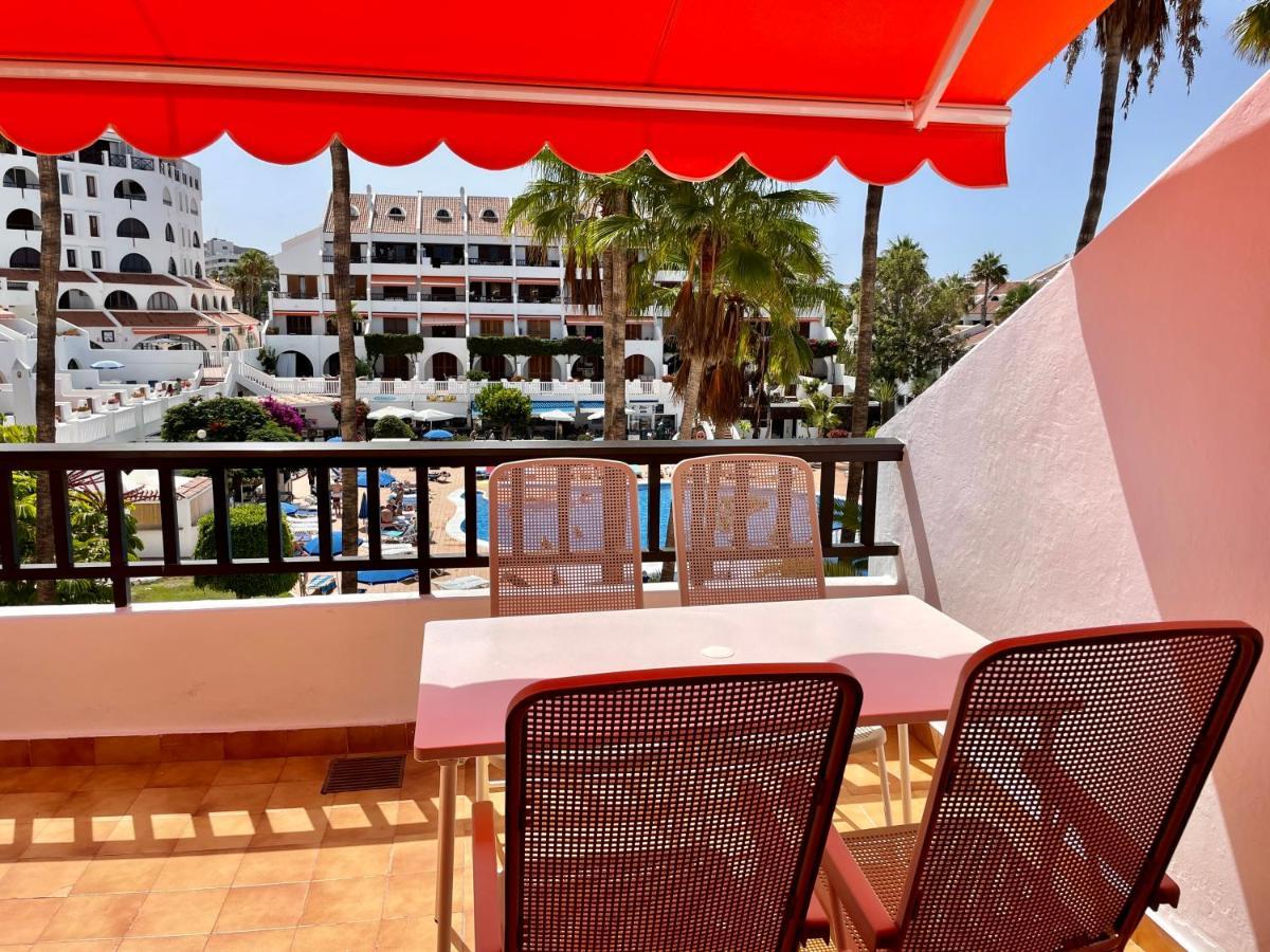 Sunny 2-Bedroom Apartment In Parque Santiago II Playa de las Americas  Luaran gambar