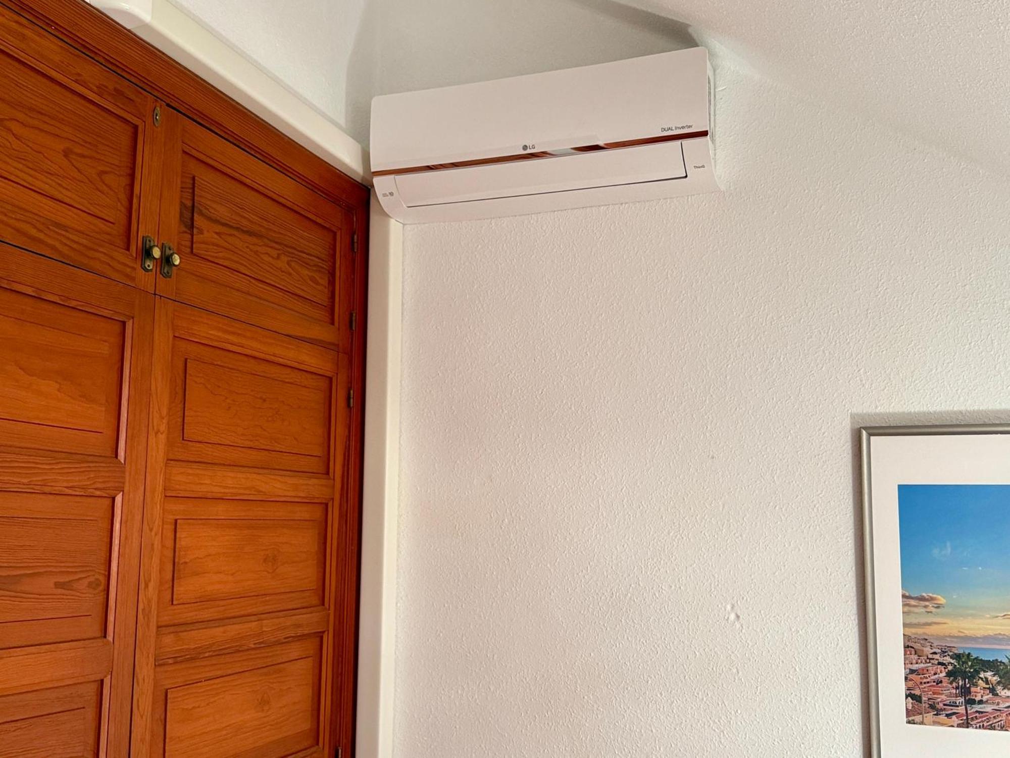Sunny 2-Bedroom Apartment In Parque Santiago II Playa de las Americas  Luaran gambar