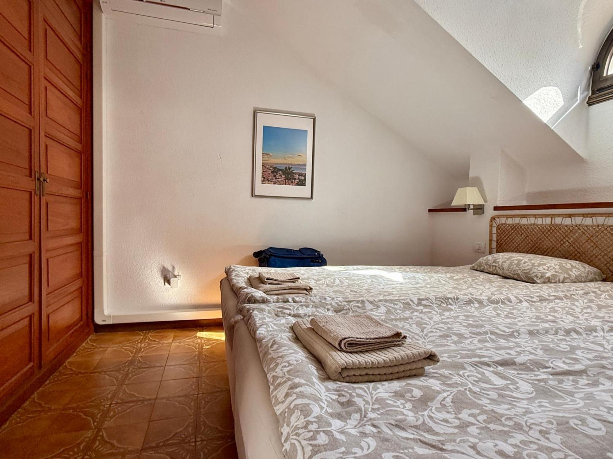 Sunny 2-Bedroom Apartment In Parque Santiago II Playa de las Americas  Luaran gambar
